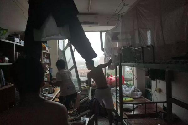 台北捷运传歹徒持刀刺人 女子胸口被划伤15厘米