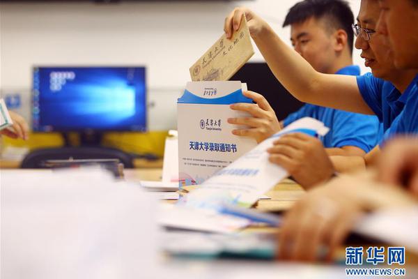 中国企业发布全球首款折叠屏电脑