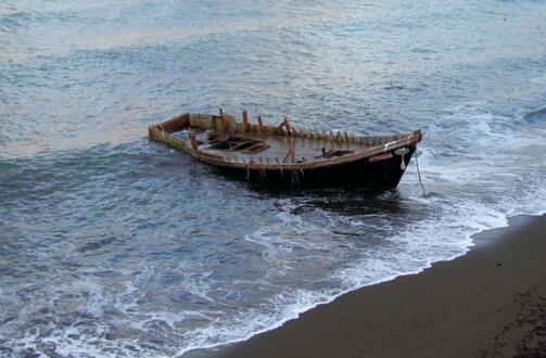 台当局以“越界”为由扣1艘大陆渔船 18人被带走
