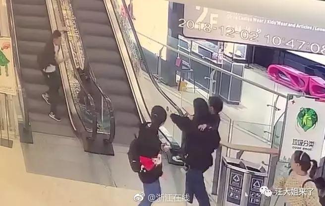 视频|警方回应火车霸座女骂哭女孩：零容忍，已介入调查