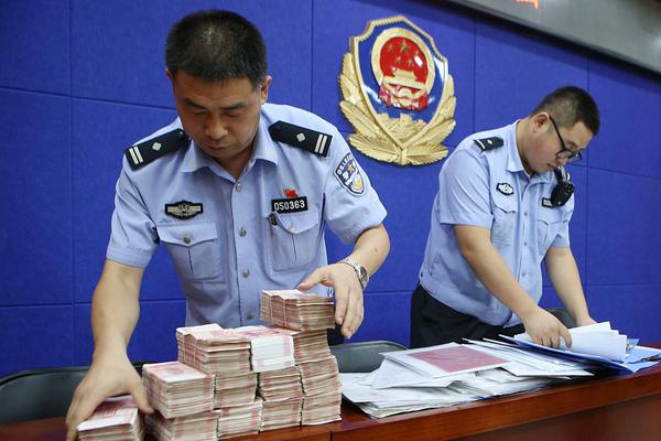 澳门司警拘2名贩毒香港男女 查毒品市值38万港币